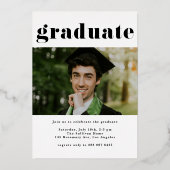 Klasse van 2025 Typografie Foto Afstuderen Gold Folie Uitnodiging (Achterkant)