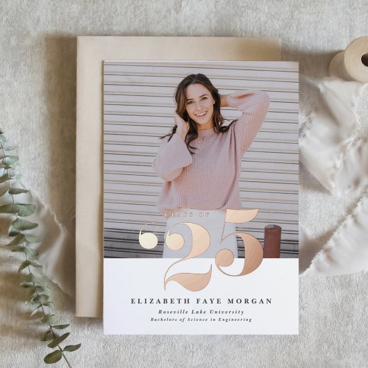 Klasse van 2025 Typografie Foto Afstuderen Roze Folie Uitnodiging