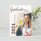 Klasse van 2026 Modern Photo Afstuderen Invitation Kaart (Staand voorkant)