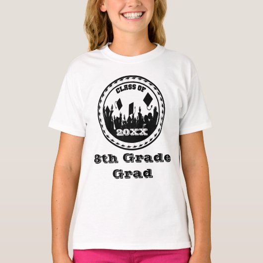 Klasse van 8e Grade Afstudeerder invoegen Jaar T-shirt (Voorkant)