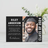 Klasse van het jaar 2024 modern zwart afstuderen f aankondiging (Staand voorkant)