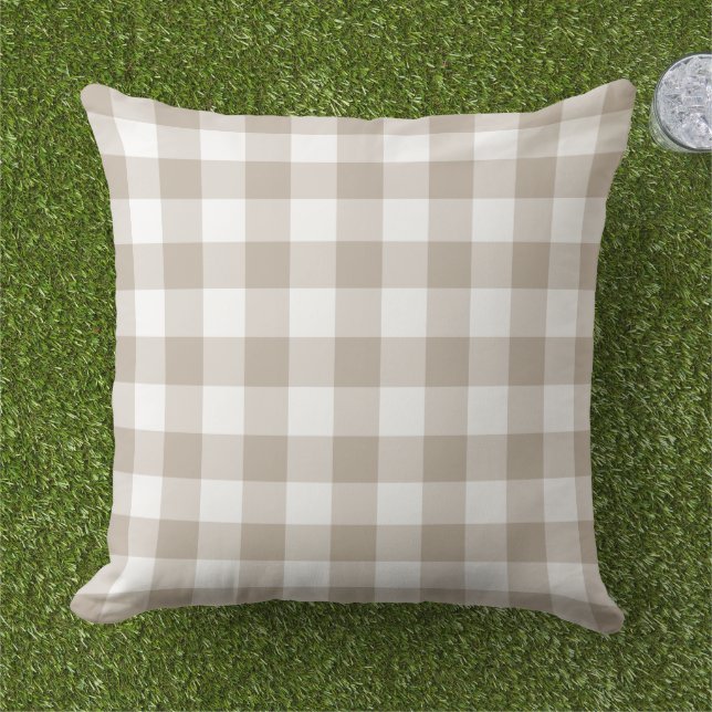Klassiek Beige Witte Gingham Plaid Rut Buitenkussen (Gras)