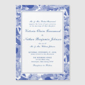 Klassiek blauw en wit Floral Chinoiserie Wedding Magnetische Uitnodiging (Voorkant)