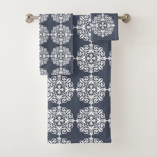 Klassiek blauw en wit modern Farmhouse Damask Bad Handdoek (Insitu)