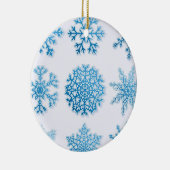 Klassiek blauw Snowflakes White Kerstannament Keramisch Ornament (Rechts)