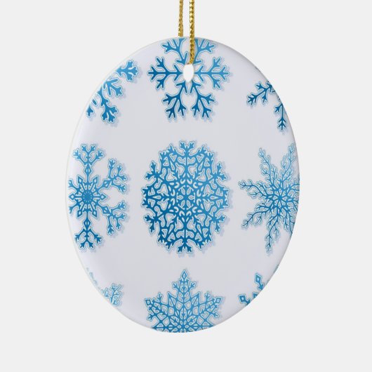 Klassiek blauw Snowflakes White Kerstannament Keramisch Ornament (Rechts)