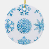 Klassiek blauw Snowflakes White Kerstannament Keramisch Ornament (Voorkant)