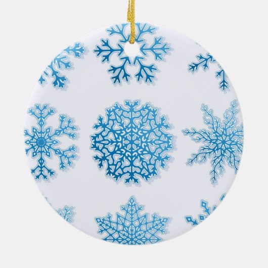 Klassiek blauw Snowflakes White Kerstannament Keramisch Ornament (Achterkant)