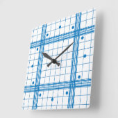 Klassiek blauw vuurhuis speldenkpatroon op wit vierkante klok (Hoek)