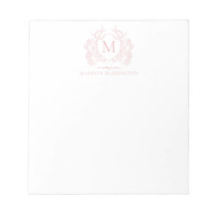 Klassiek Blush Roze Bloemen Crest Monogram Notitieblok