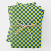 Klassiek donkerblauw, geel geruit inpakpapier vel (In situ)