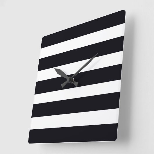 Klassiek eenvoudig zwart en wit gestreept modern vierkante klok (Hoek)