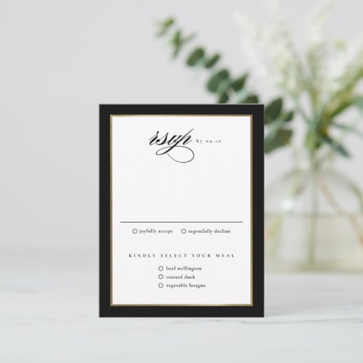 Klassiek Elegant Script Zwart en Goud Bruiloft RSVP Kaartje (Staand voorkant)