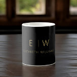 Klassiek Elegant Zwart Goud Minimalistisch Monogra Koffiemok<br><div class="desc">Verhoog je ochtendroutine met onze Black and Gold Modern Minimalist Monogram Name Coffee Mok. Deze strakke en stijlvolle mok brengt een vleugje eigentijdse elegantie in uw dagelijkse koffieritueel. Het is gemaakt met kwaliteit in het achterhoofd en heeft een minimalistisch design in klassiek zwart-wit, waardoor het een veelzijdige aanvulling is op...</div>