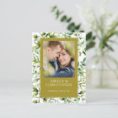 Klassiek Elegante Rustieke Bloemen Border Wedding Aankondigingskaart (Staand voorkant)