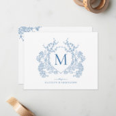 Klassiek Frans blauw bloemenkam monogram Notitiekaartje (Voorkant / Achterkant in situ)