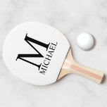 Klassiek gepersonaliseerd monogram en naam pingpon tafeltennisbatje<br><div class="desc">De gepersonaliseerde Monogram en de Gift van de Naam kenmerkt gepersonaliseerd monogram en de naam in zwarte klassieke serif doopvontstijl op witte achtergrond. Perfect als vakantiecadeau,  vaderdag cadeau voor vader en cadeau voor speciale gelegenheden.</div>