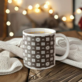 Klassiek geruit patroon koffiemok