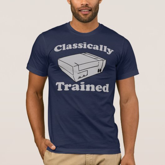 Klassiek getraind t-shirt (Voorkant)