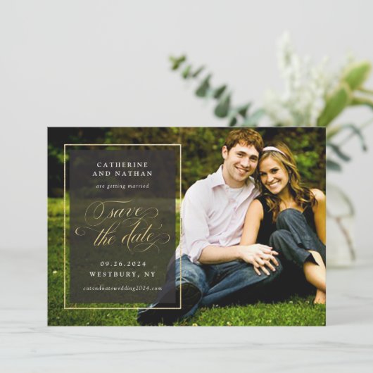 Klassiek goud en zwart elegante script bruiloft save the date (Staand voorkant)