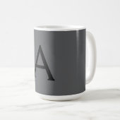 Klassiek grijs eenvoudig monogram naam initiaal koffiemok (Voorkant rechts)