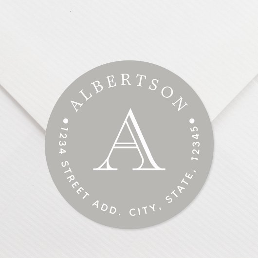 Klassiek grijs monogram familienaam retouradres ronde sticker