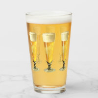 Klassiek hoog glas koude bier, alcoholische drank