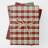  klassiek kerstcadeautje met tartan inpakpapier vel (In situ)