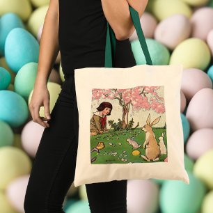 Klassiek kind op een paaseierenjacht met dieren tote bag