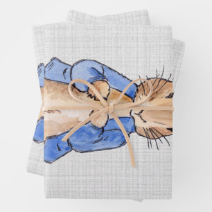 Klassiek konijn in blauwe jas inpakpapier vel