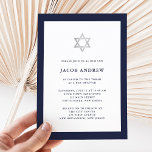 Klassiek Midnight Blue en wit | Bar Mitzvah Kaart<br><div class="desc">Deze eenvoudige en moderne Bar Mitzvah of Bat Mitzvah uitnodigingen zijn voorzien van een donkerblauwe rand,  met elegante bijpassende tekst en een zilveren Davidster.</div>