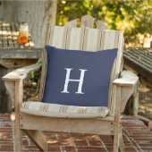 Klassiek modern navyblauw monogram buitenkussen (Stoel)
