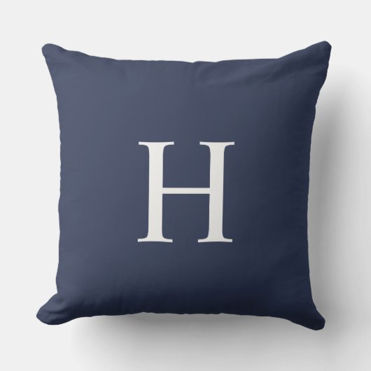 Klassiek modern navyblauw monogram buitenkussen (Voorkant)