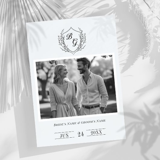 Klassiek monogram kam zwart-wit save the date