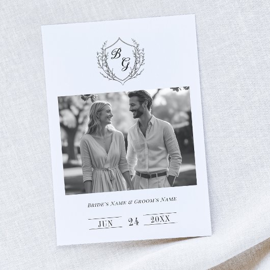 Klassiek monogram  kam zwart-wit save the date