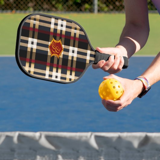 Klassiek monogram stijlvol, zwart rood en beige pickleball paddle (Insitu)