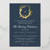 klassiek navy blauw goud monogram wapen trouwdag folie uitnodiging (Voorkant)