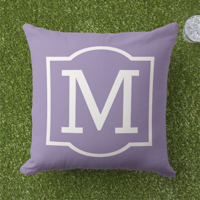 Klassiek Paars Wit Beugel Monogram Buitenkussen (Gras)