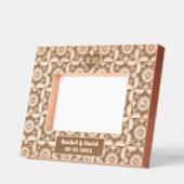 Klassiek patroon met initialen en hart bruiloft gegraveerde lijstjes (Links)