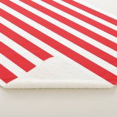 Klassiek rood en wit gestreept sherpa deken (3/4)