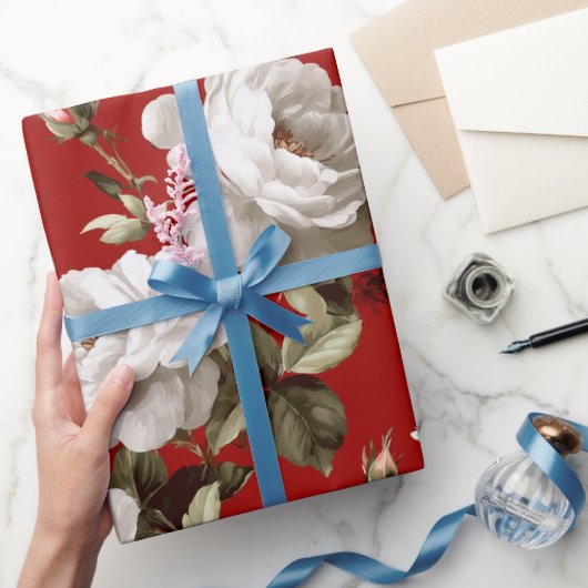 Klassiek rood roos wit bloemmotief cadeaupapier (Geschenken)