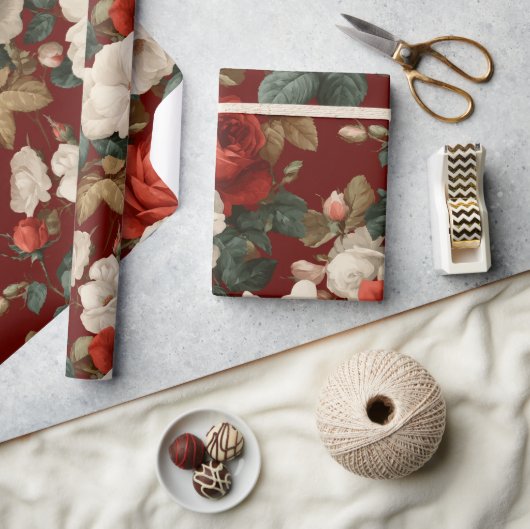 Klassiek rood roos wit bloemmotief cadeaupapier (Crafts)