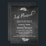 Klassiek schoolbord & Botanisch Bruiloftsfeest Kaart<br><div class="desc">Deze verfijnde maar rustieke trouwkaart heeft een textuurrijke achtergrondafbeelding van een schoolbord, die is overlapt met een eenvoudige botanische watercolor tak boven- en onderaan. Ik heb een informeel handgeschreven scriptlettertype uit mijn collectie toegevoegd om een grafische afbeelding te maken met de woorden "Just Married". Je persoonlijke gegevens kunnen gemakkelijk worden...</div>