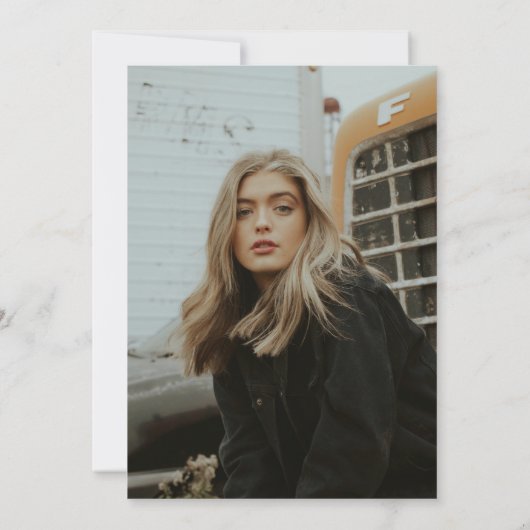 Klassiek script Gold Photo Afstuderen Invitation Kaart (Achterkant)