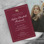 Klassiek script Gold Photo Afstuderen Invitation Kaart<br><div class="desc">Deze klassieke elegante,  stijlvolle foto-afstuderen-uitnodiging is voorzien van een gouden schaaldop en een eenvoudig lijst met aanpasbare tekst aan de voorzijde en drie foto-inkeping aan de achterzijde. Een geweldige manier om je afstuderen te laten zien. Klik uitgeven knoop om dit ontwerp te personaliseren.</div>