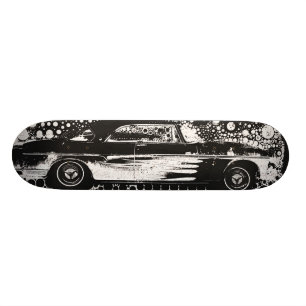 Klassiek skateboard voor zwarte en witte gevels