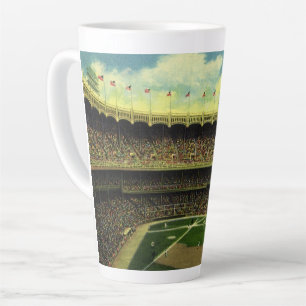 Klassiek sporthonkbalstadion met menigten latte mok