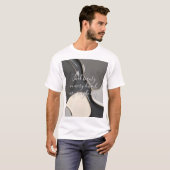 Klassiek T-shirt in stijlvolle abstracte vormgevin (Voorkant volledig)