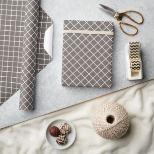 Klassiek Taupe Grijs Bruin Wit Rutpatroon Cadeaupapier