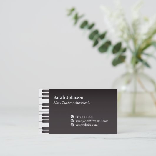 Klassiek toetsenbord op zijkant — Muziek Piano-ler Visitekaartje (Staand voorkant)